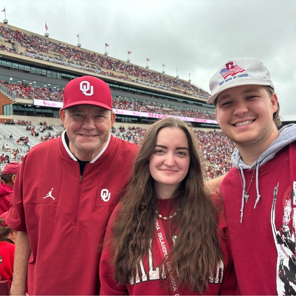 Meet your Posher, Addison - Picture 1 of 1